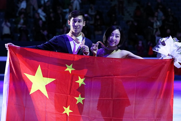 Файл:Sui and Han - 2017 Worlds - Flag.jpg