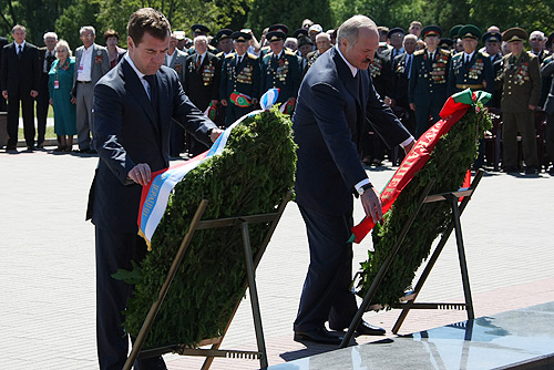 Файл:Dmitry Medvedev in Belarus 22 June 2008-3.jpg