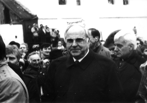 Файл:Helmut Kohl in Krzyzowa.jpg
