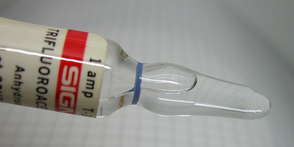 Файл:Trifluoro acetic acid 1ml.jpg