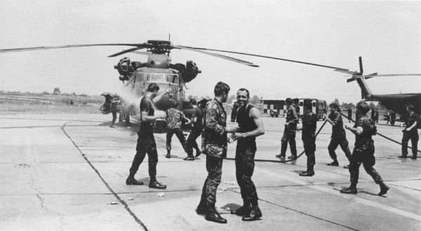 Файл:Eagle Pull command group arrives in Thailand.jpg