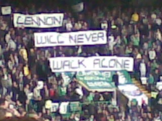Файл:Lennon will never walk alone.jpg