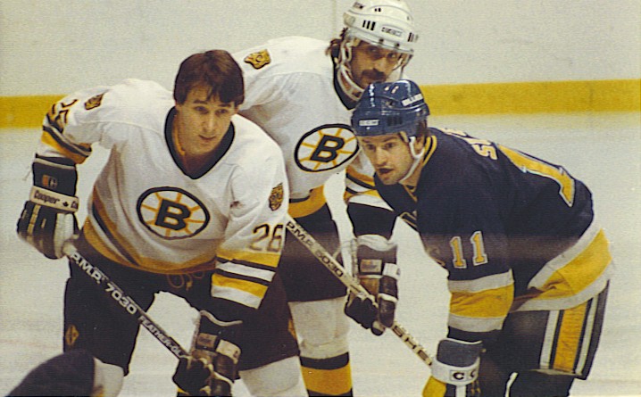 Файл:Mikemilburyfacingoff.jpg