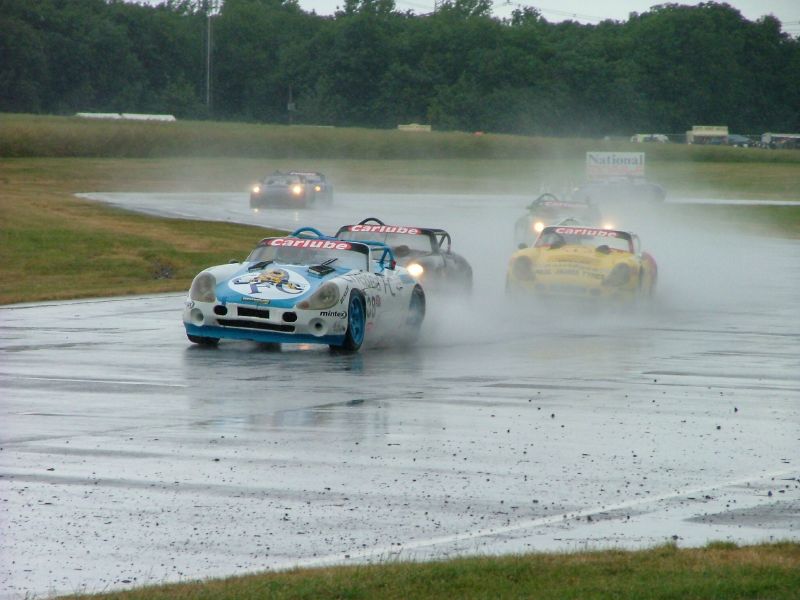 Файл:Castle Combe wet race.jpg