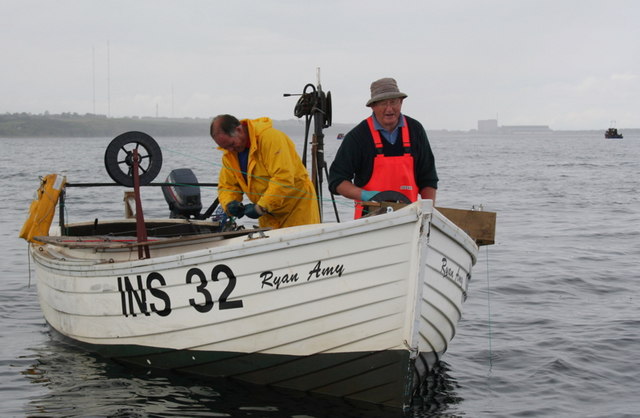 Файл:"Long-lining" for mackerel off Hopeman - geograph.org.uk - 1410170.jpg
