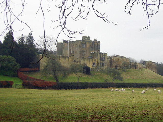 Файл:Bothal Castle.jpg