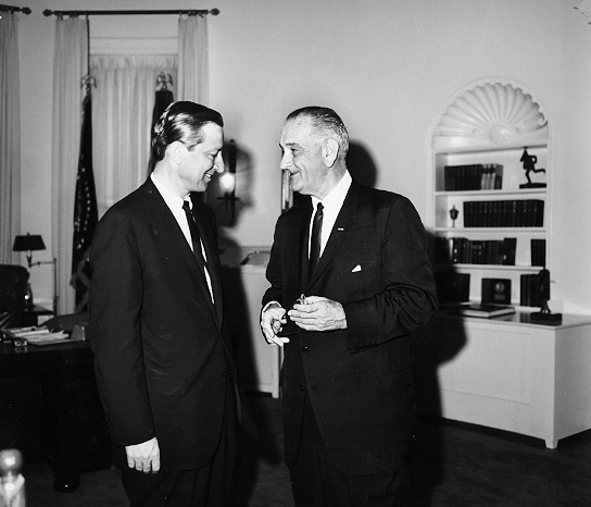 Файл:Lyndon Johnson and Ralph Hall.gif