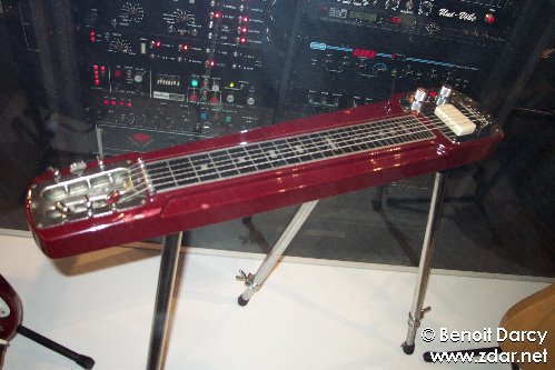 Файл:Expo Pink Floyd - David Gilmour Lap Steel.jpg