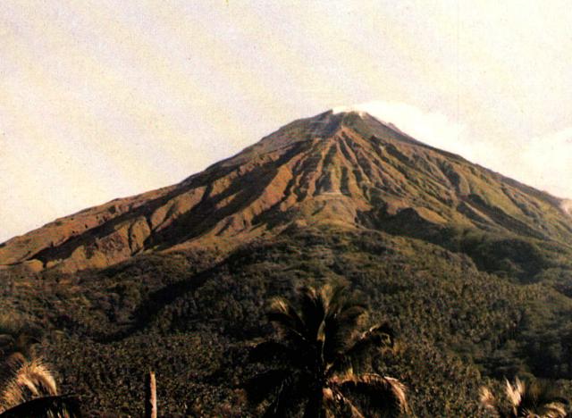 Файл:Karangetang.jpg