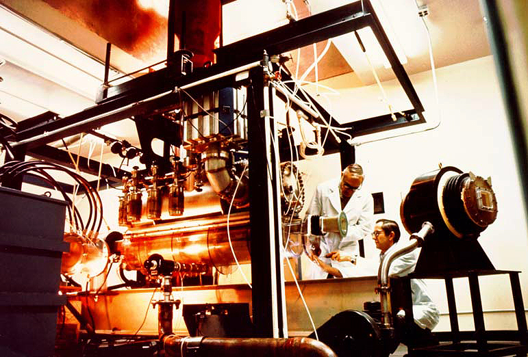 Файл:Carbon Monoxide Laser 1968.jpg