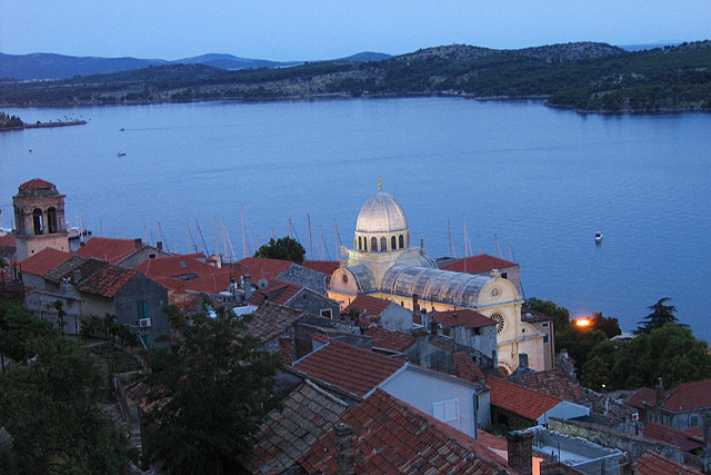 Файл:Cathédrale-Saint-Jacques.jpg