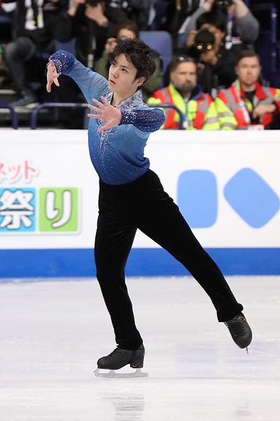Файл:Shoma Uno 2017 worlds.jpg