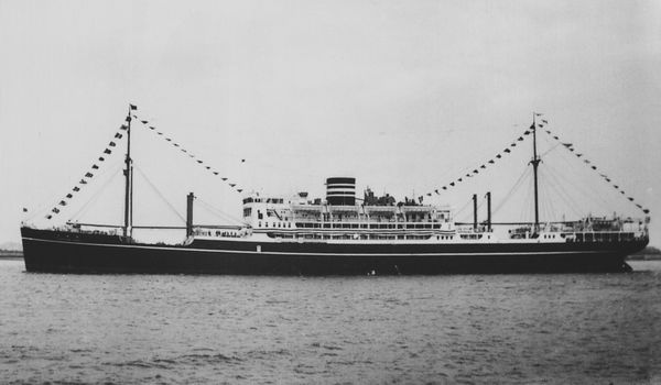 Файл:YasukuniMaru-1930.jpg