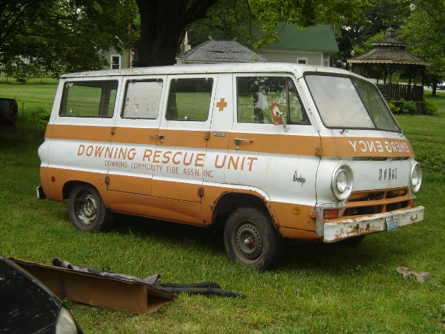 Файл:1968 Dodge A-100 Van.jpg