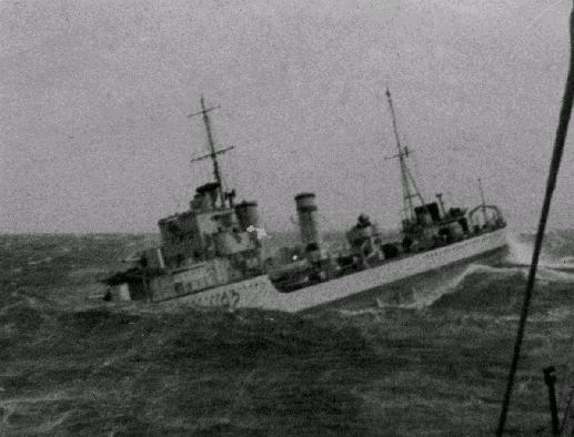 Файл:Glowworm in rough seas.jpg
