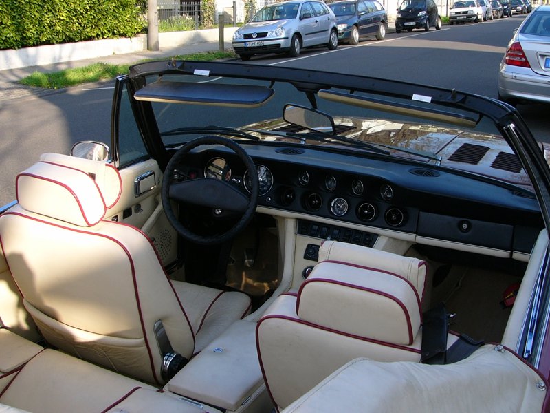 Файл:Jensen Interceptor Dashboard.jpg