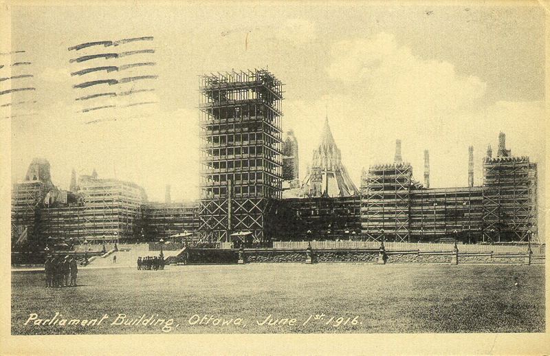 Файл:New Centre Block under construction June 1, 1916.jpg