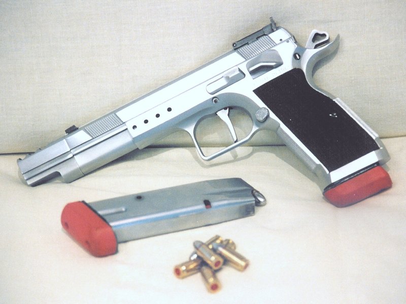 Файл:TanfoglioGoldTeam-1.jpg