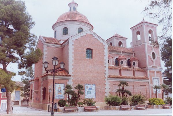 Файл:Abaran-ermita de los santos medicos.jpg