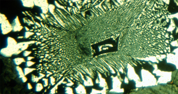 Файл:Granophyre 1.5mm.jpg