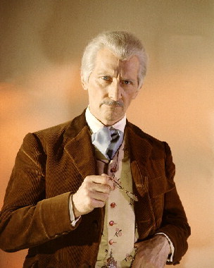 Файл:Dt. Who Cushing.jpg