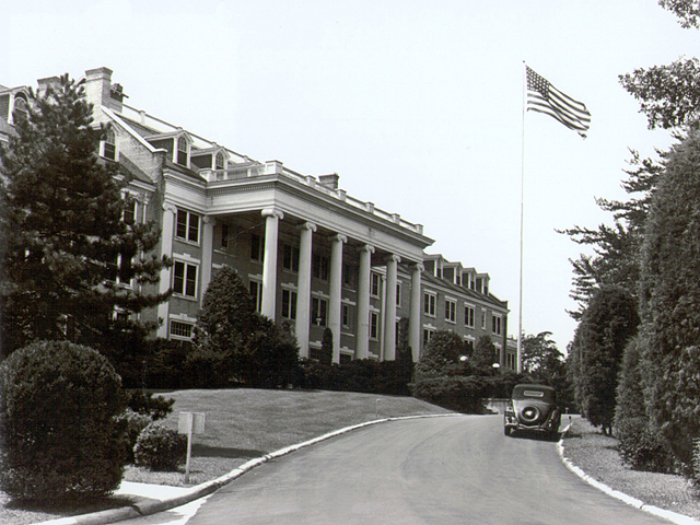 Файл:Arlington-hall.jpg
