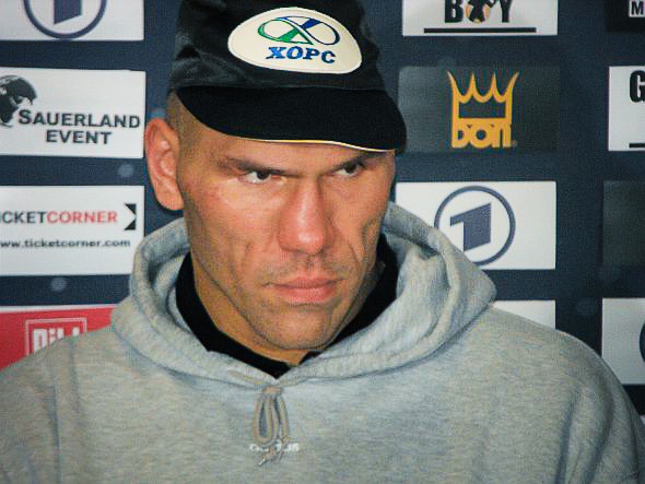 Файл:Valuev-nach-Haye-Fight-2009.jpg