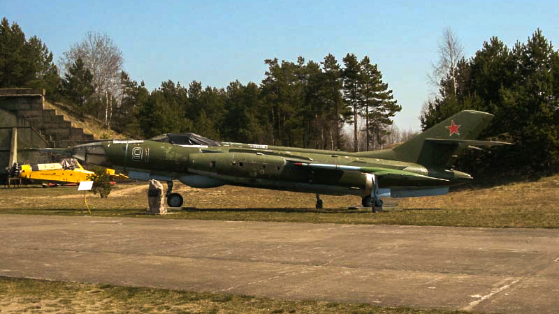 Файл:Jak-28r-05.jpg