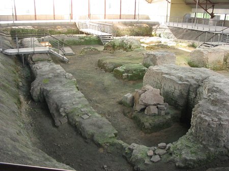 Файл:Turov ruins.jpg