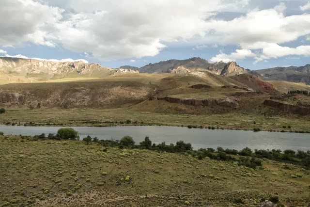 Файл:Rio Limay 2.jpg