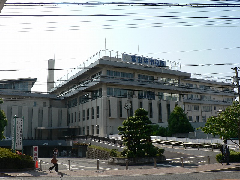 Файл:Tondabayashi-c office.jpg