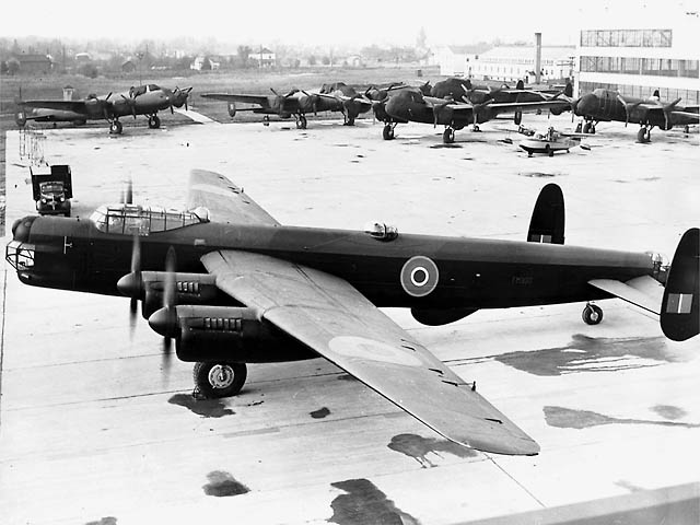 Файл:Avro Lincoln ExCC.jpg