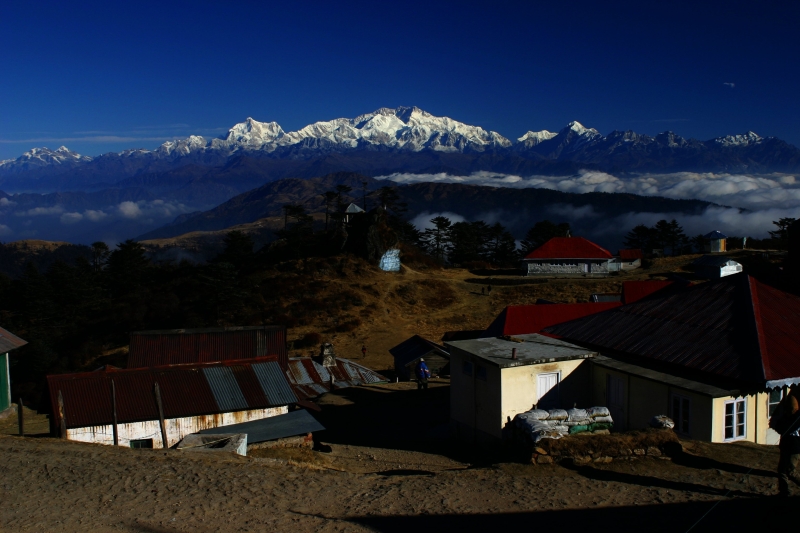Файл:Kanchendzonga from sandakaphu.jpg