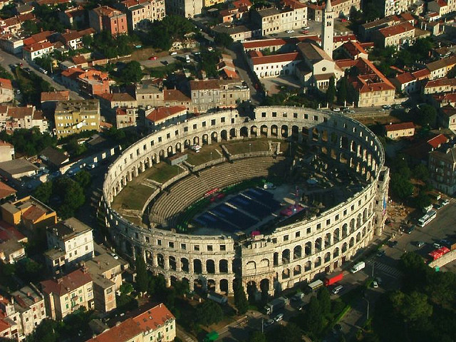 Файл:Pula Arena aerial 1.jpg