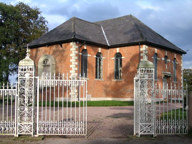 Файл:St Nicholas' Chapel, Cholmondeley.jpg