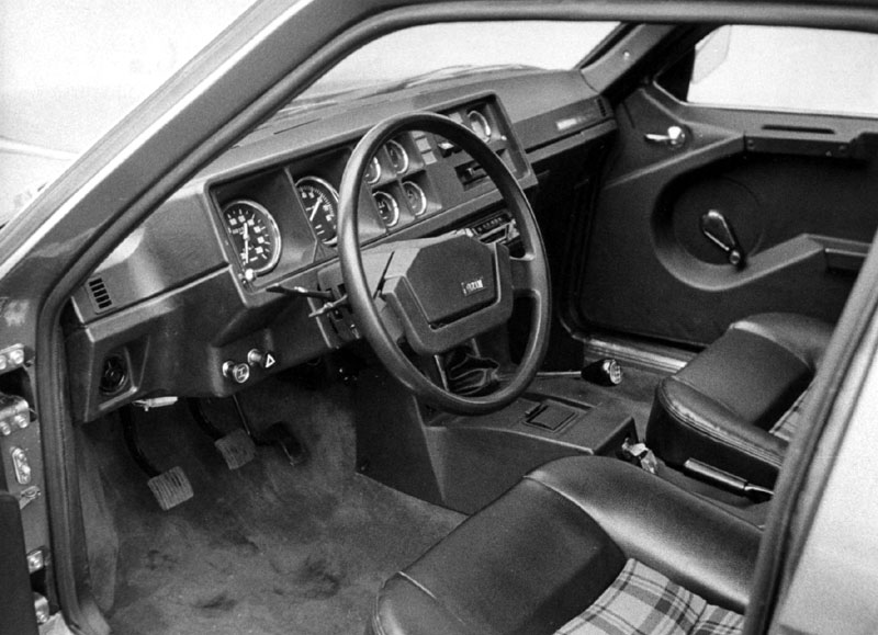 Файл:Moskvitch-C3-interior.jpg