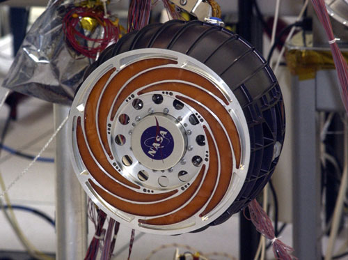 Файл:NASA MER FLEXURE WHEEL.jpg