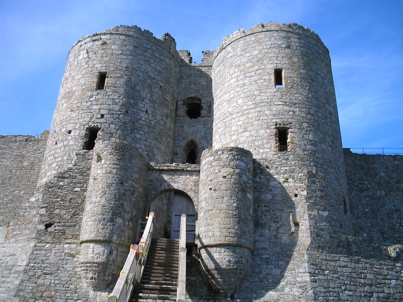 Файл:SDJ Harlech Castle Gatehouse.jpg