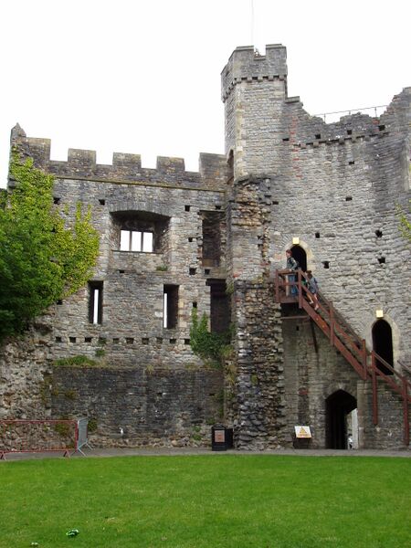 Файл:002SFEC-CARDIFF CASTLE.JPG