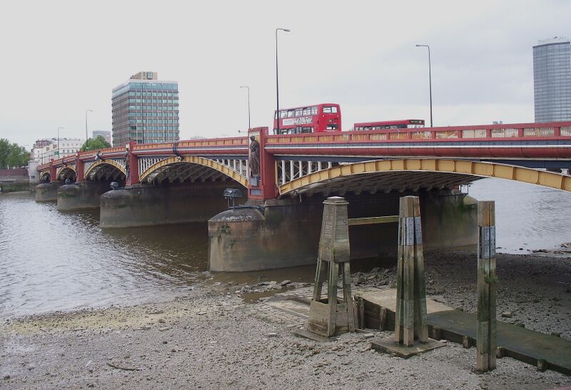 Файл:Vauxhall Bridge 2.JPG