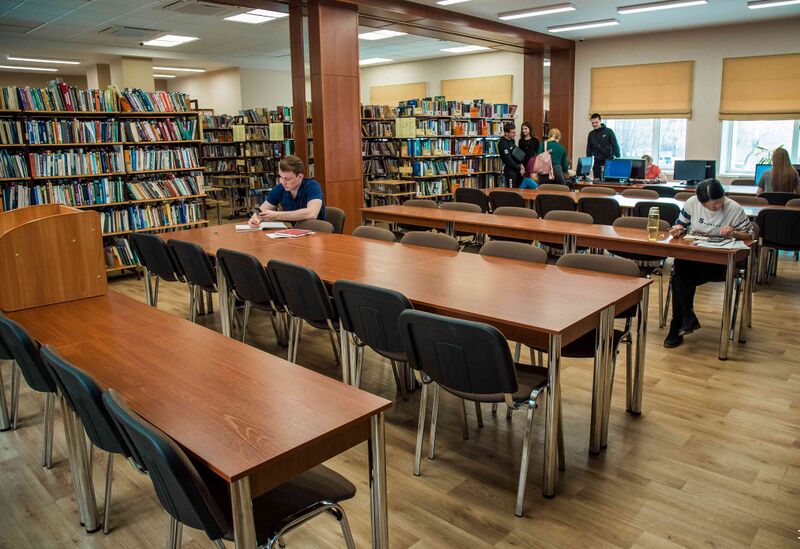 Файл:Library NSUEM 2.jpg