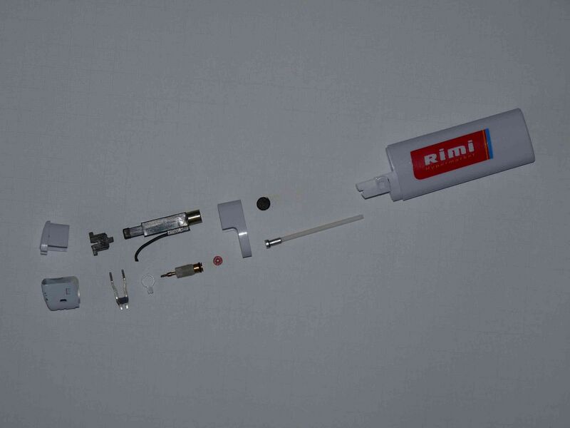 Файл:Disassembled lighter.JPG