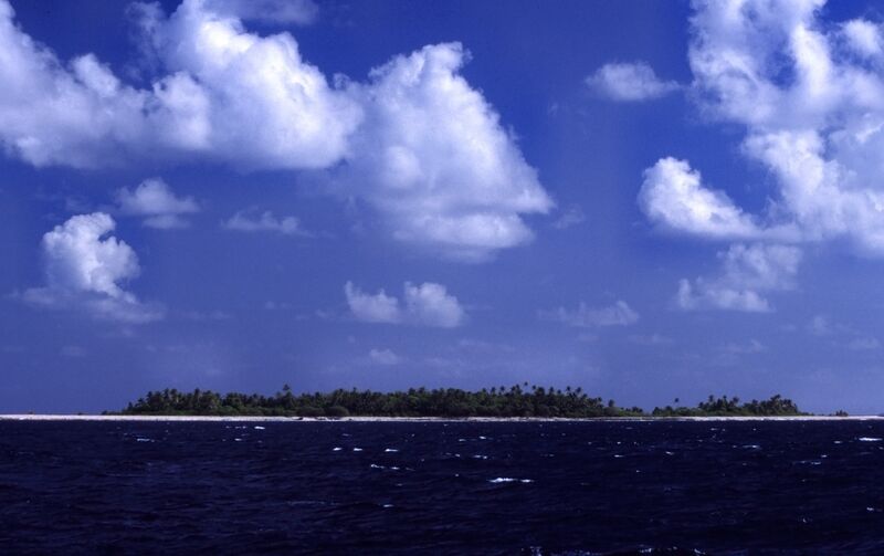 Файл:Tuvalu - Funafuti - Approach.jpg