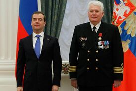 Орденом «За заслуги перед Отечеством» IV степени награждён капитан ледокола ОАО «Дальневосточное морское пароходство» Геннадий Антохин, 3 мая 2012
