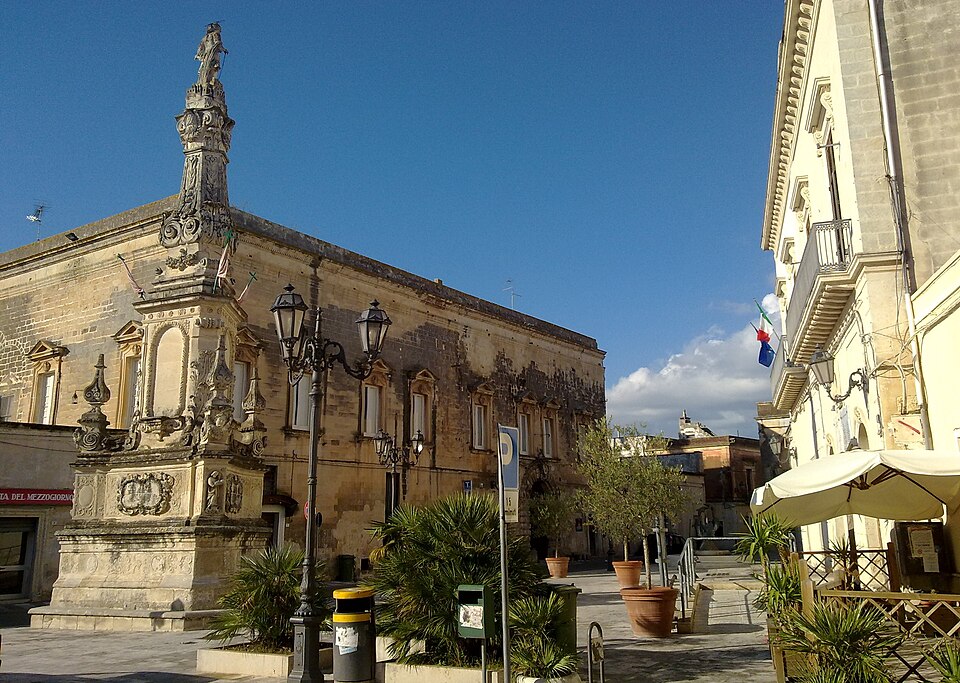 Файл:Piazza Lequile.jpg