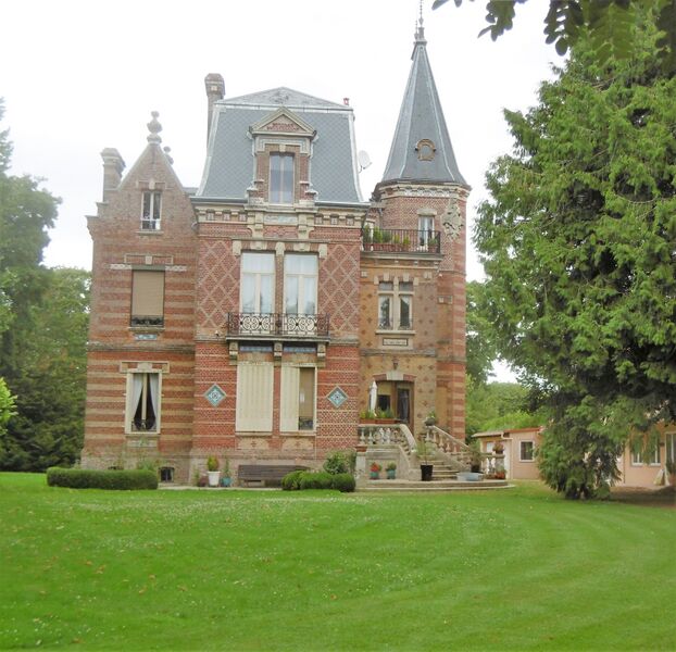 Файл:Hallencourt Le Château.jpg