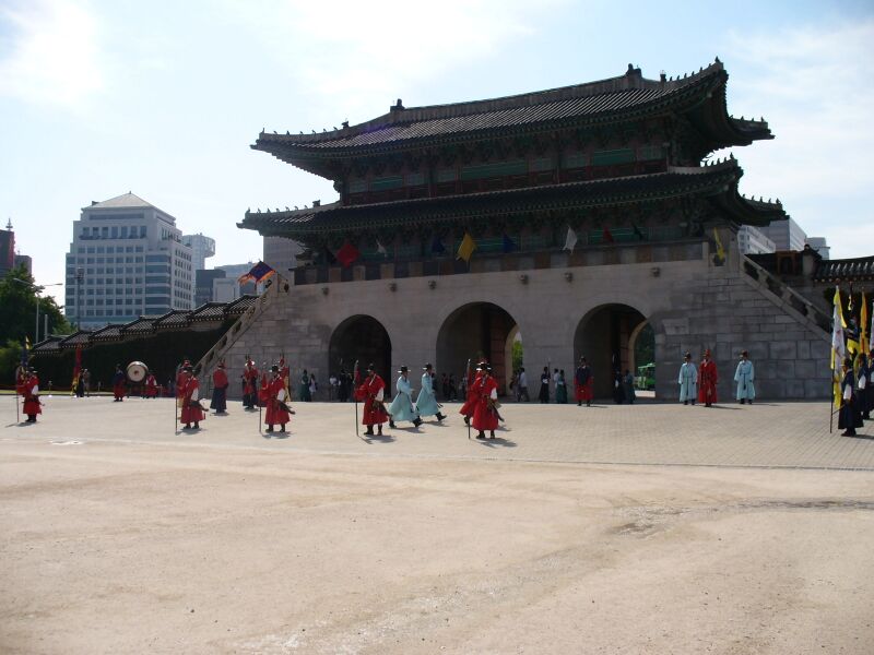 Файл:Changingoftheguard2.JPG