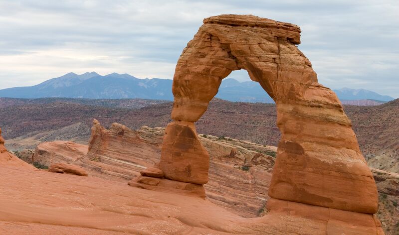 Файл:Delicate Arch LaSalle.jpg