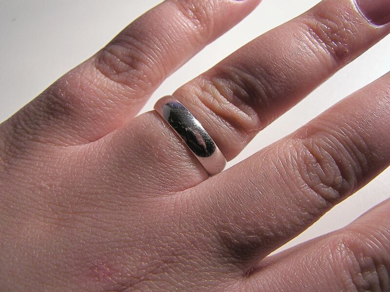 Файл:Weddingring.JPG