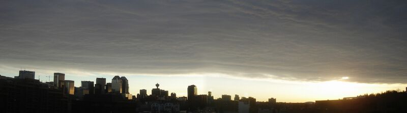 Файл:Chinook Arch-Calgary.JPG